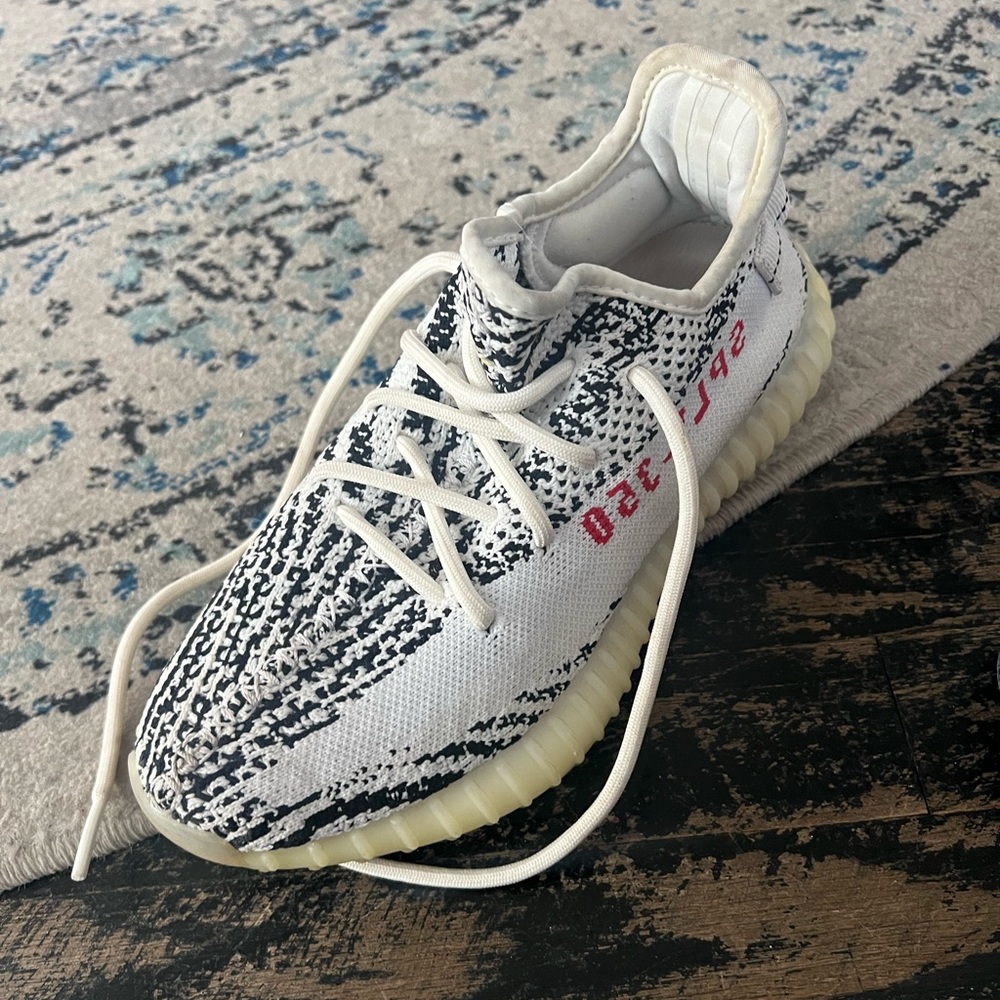 Adidas Yeezy Boost 350 V2 Zebra Sneakers